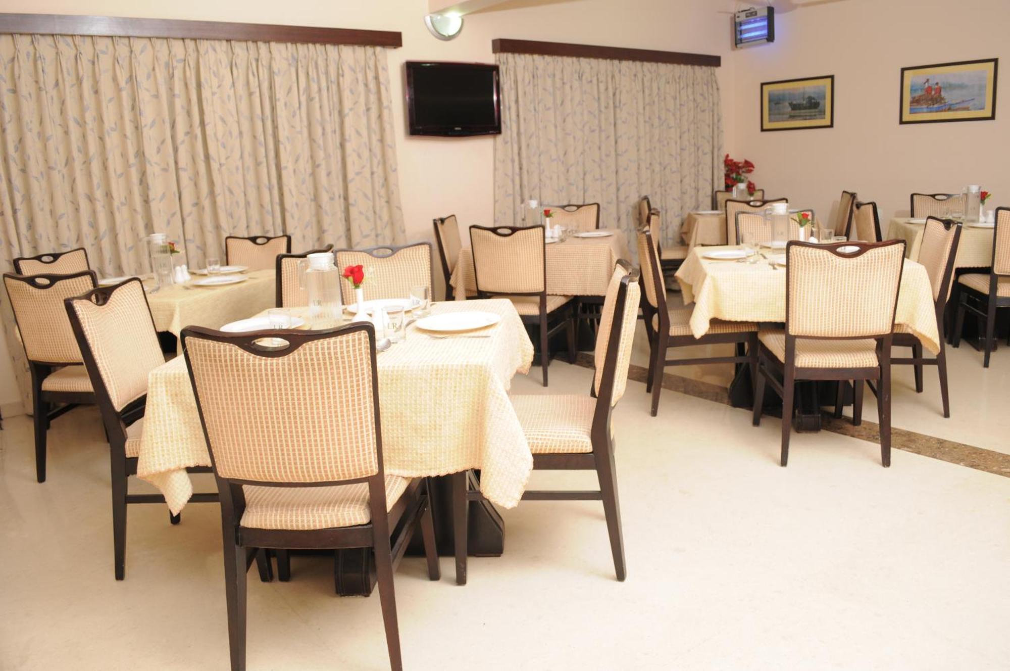 Lalco Residency Hotell Mumbai Exteriör bild