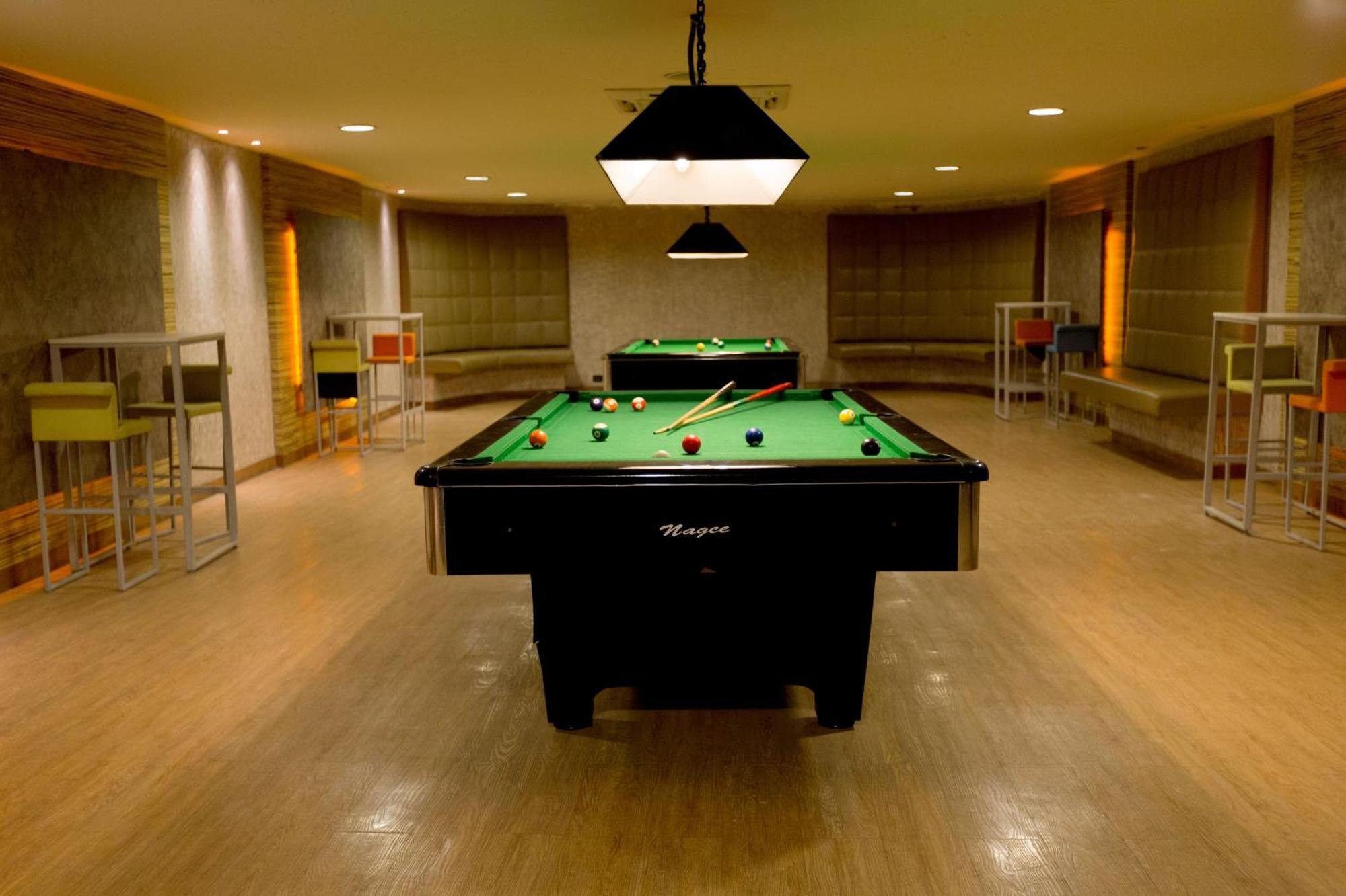 Lalco Residency Hotell Mumbai Exteriör bild