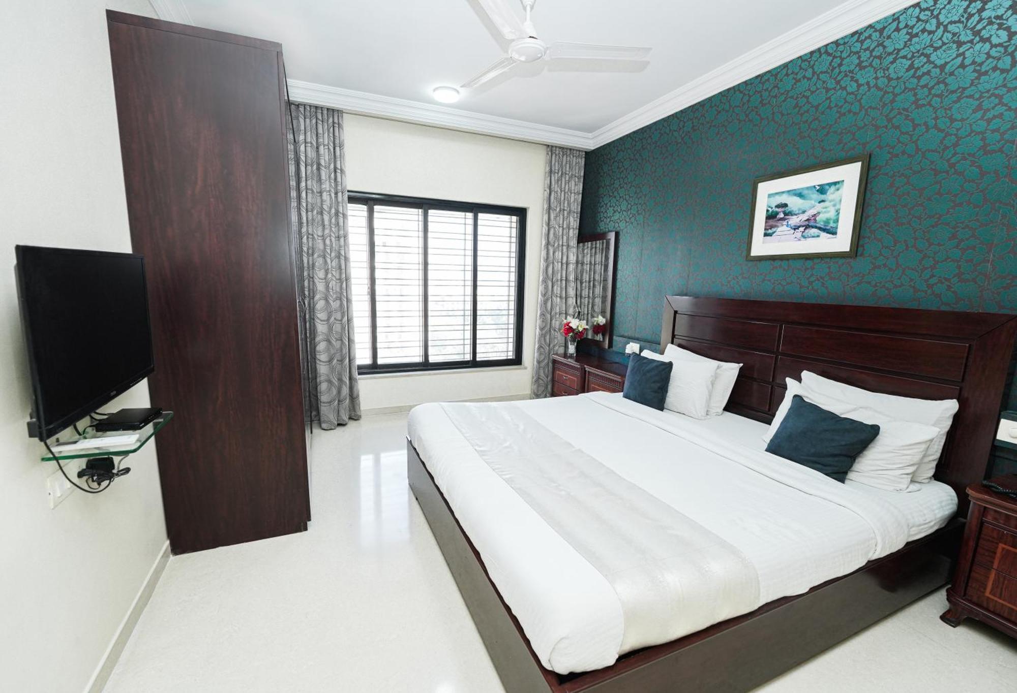 Lalco Residency Hotell Mumbai Exteriör bild