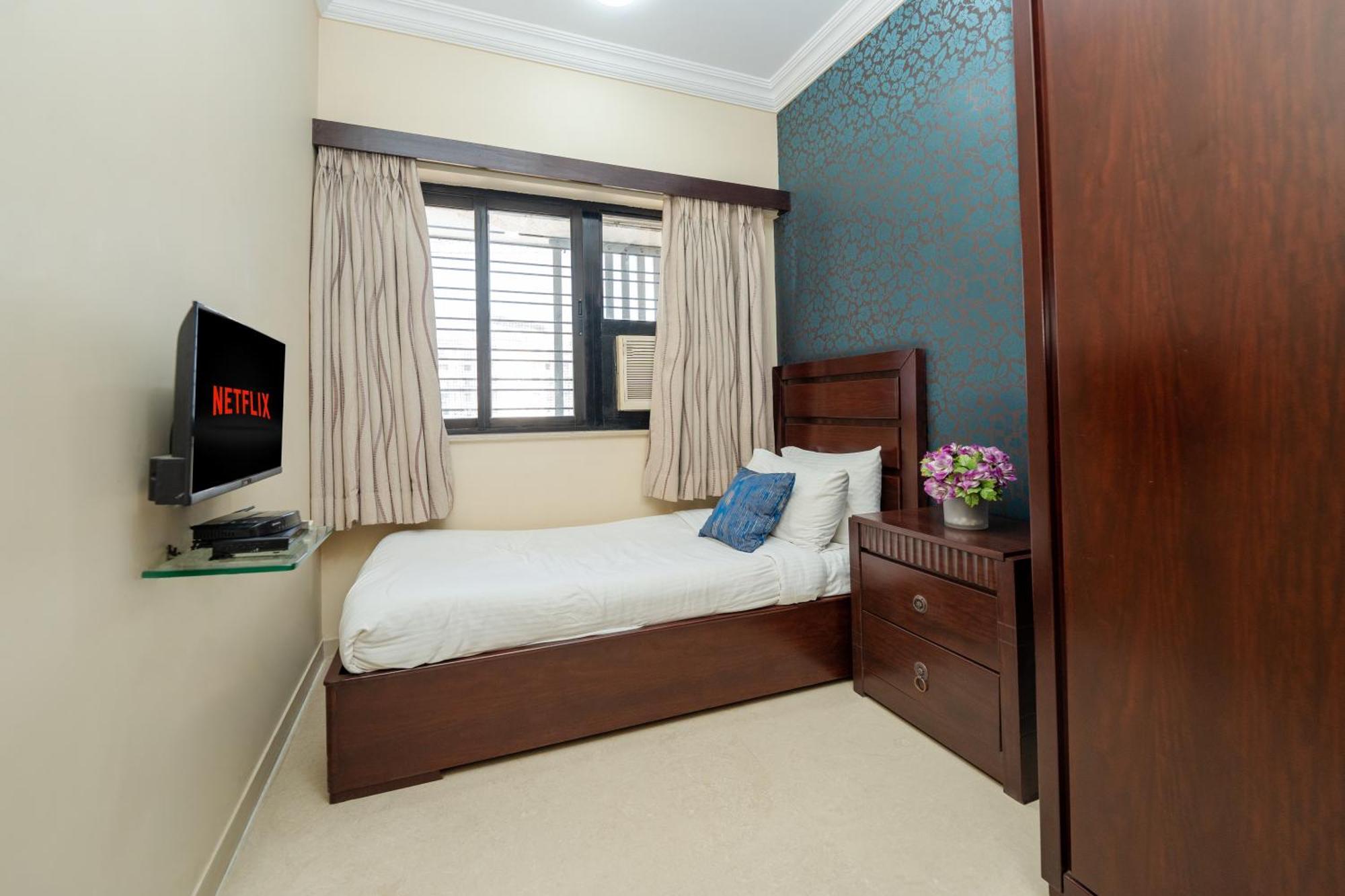 Lalco Residency Hotell Mumbai Exteriör bild