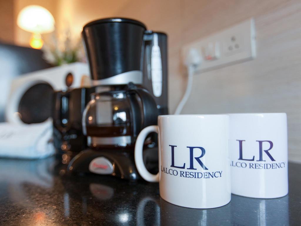 Lalco Residency Hotell Mumbai Exteriör bild