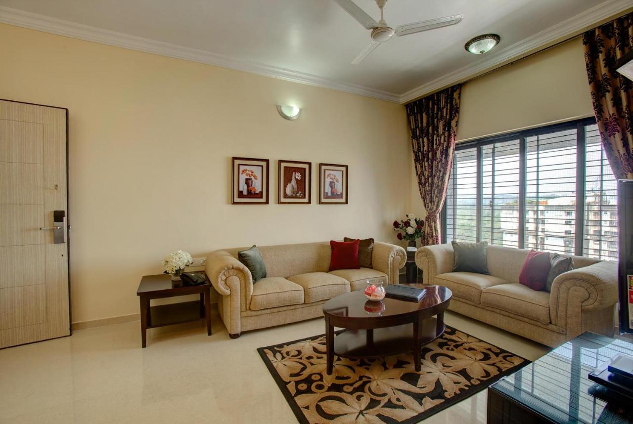 Lalco Residency Hotell Mumbai Exteriör bild