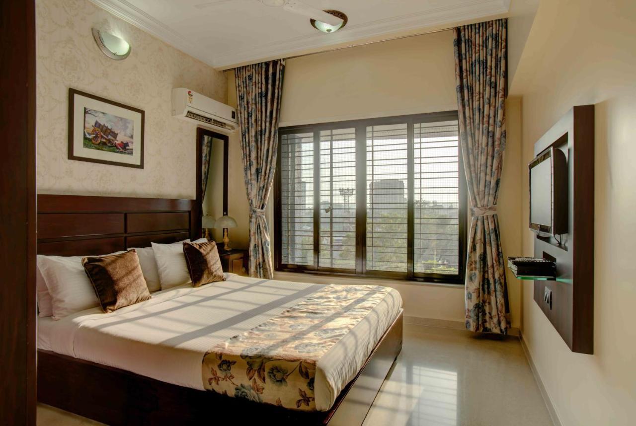 Lalco Residency Hotell Mumbai Exteriör bild
